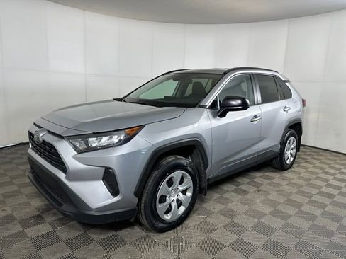 Used 2021 Toyota RAV4 LE image 7