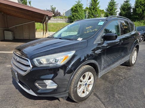 Used 2017 Ford Escape SE w/ Equipment Group 201A AWD/4WD image 4