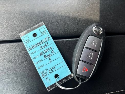 Used 2021 Nissan Rogue S AWD/4WD image 31