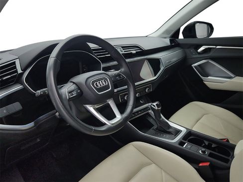 Used 2022 Audi Q3 2.0T Premium w/ 19" Wheel Package image 11
