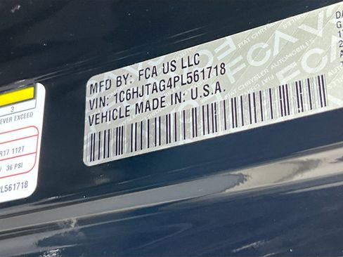 Used 2023 Jeep Gladiator Sport AWD/4WD image 30