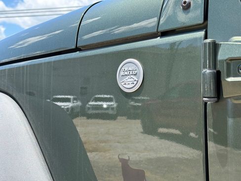 Used 2009 Jeep Wrangler Unlimited X AWD/4WD image 11