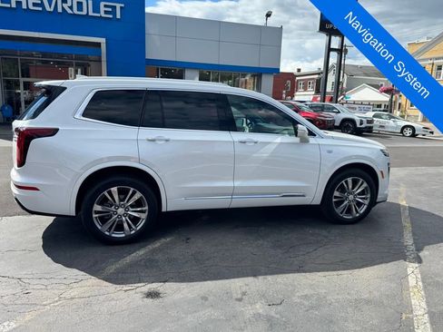 Used 2023 Cadillac XT6 Premium Luxury image 4