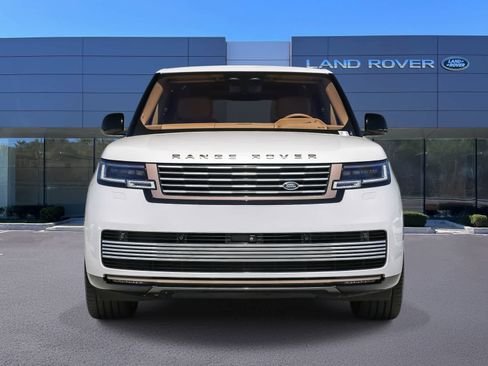 Used 2023 Land Rover Range Rover SV AWD/4WD image 2