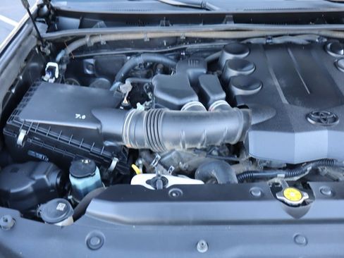 Used 2016 Toyota 4Runner Trail Premium AWD/4WD image 37