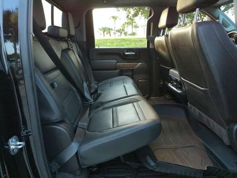 Used 2022 GMC Sierra 2500 Denali w/ Denali Ultimate Package AWD/4WD image 25