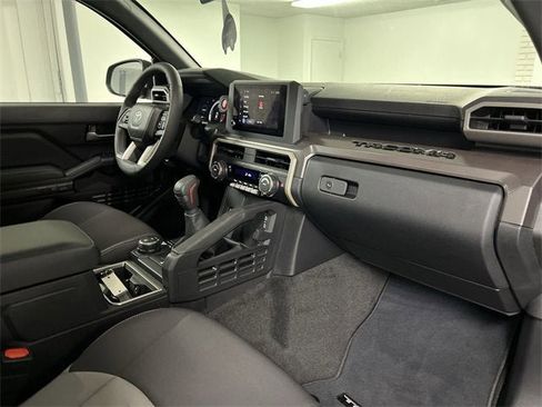 Used 2025 Toyota Tacoma TRD Off-Road image 27