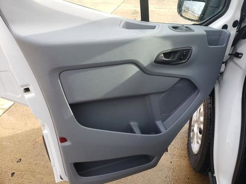 Used 2015 Ford Transit 350 XLT image 11