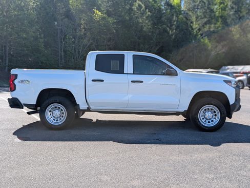 Used 2023 Chevrolet Colorado W/T image 10