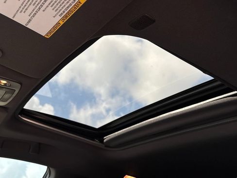 Used 2021 Toyota Sienna XSE FWD image 8