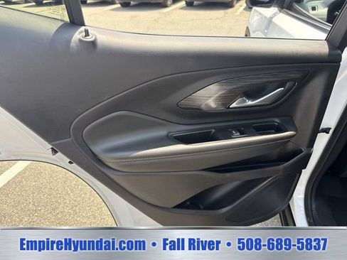 Used 2024 GMC Terrain SLT AWD/4WD image 26
