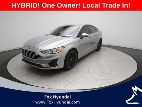 Used 2020 Ford Fusion SE image 1
