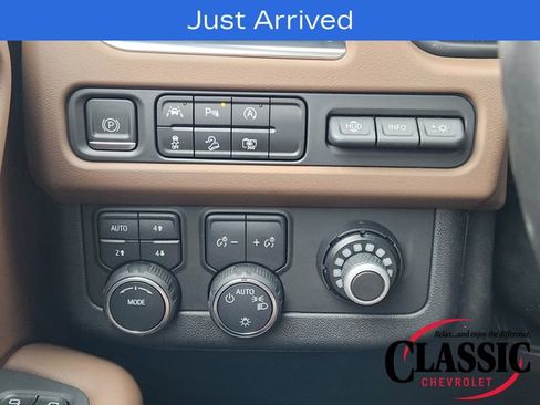 Used 2023 Chevrolet Tahoe High Country AWD/4WD image 31