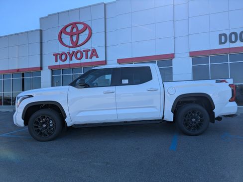 New 2026 Toyota Tundra SR5 image 2