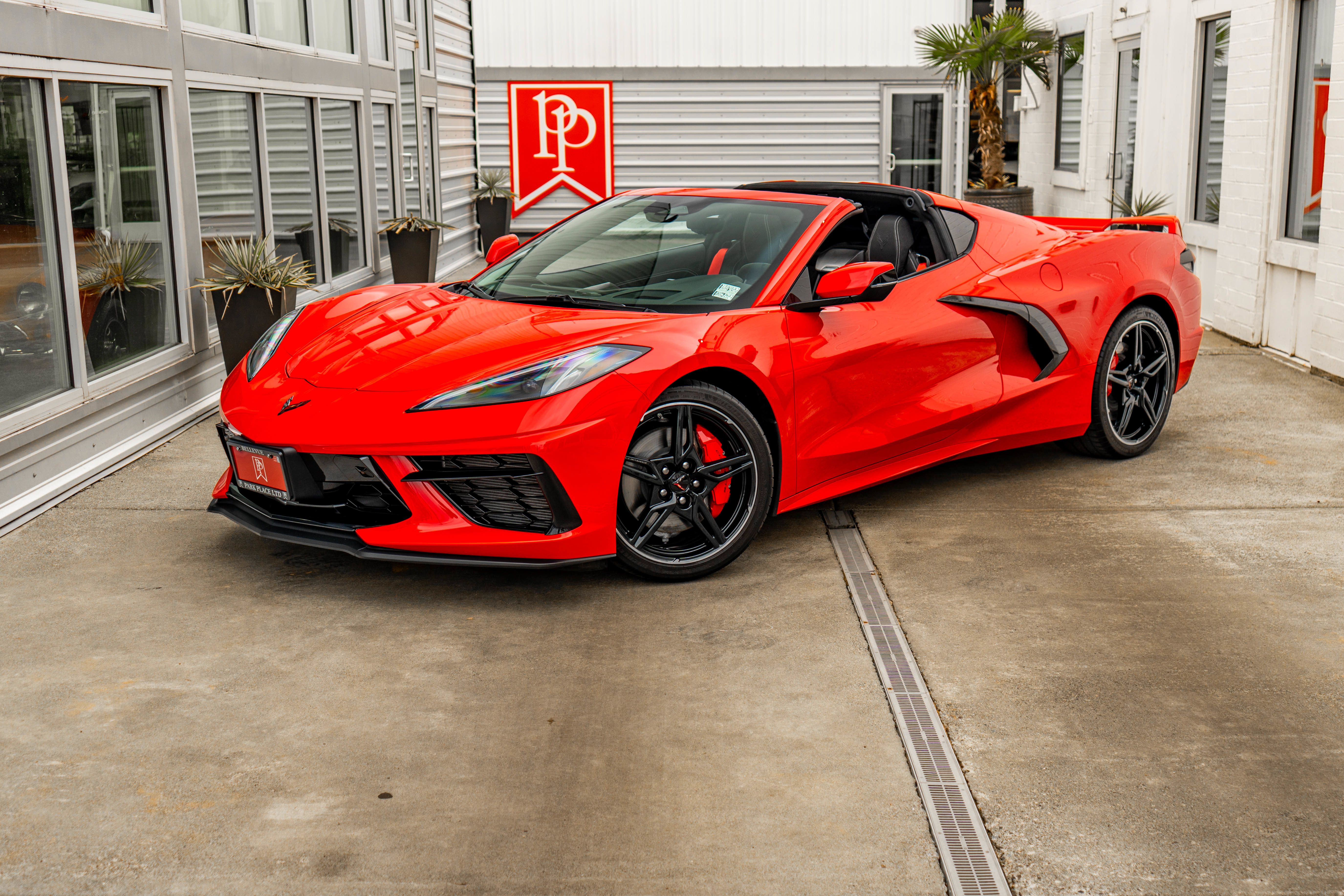 Used 2024 Chevrolet Corvette Stingray Premium Cpe w/ Z51 Performance Package RWD image 2
