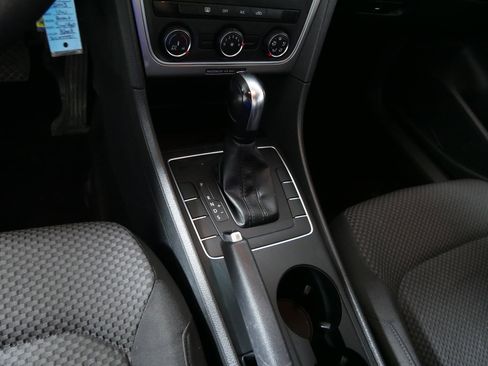 Used 2013 Volkswagen Passat 2.5 S image 24