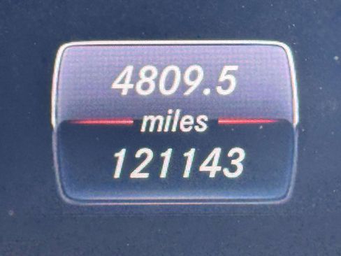 Used 2018 Mercedes-Benz GLE 350 4MATIC image 22