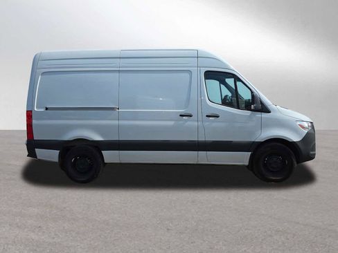 Used 2025 Mercedes-Benz Sprinter 2500 image 2