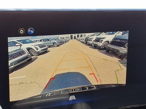 New 2026 Chevrolet Equinox LT w/ Convenience Package II FWD image 18