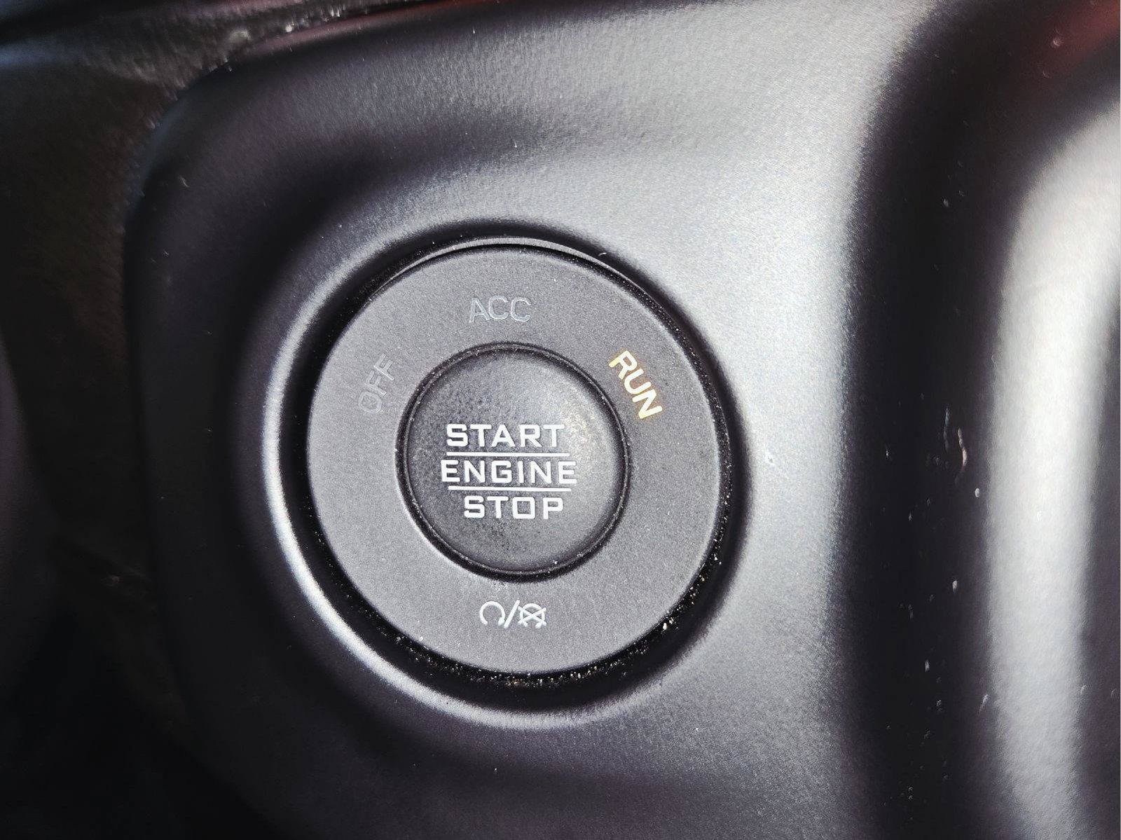 Used 2023 Jeep Wrangler Unlimited Rubicon w/ Cold Weather Group AWD/4WD image 24