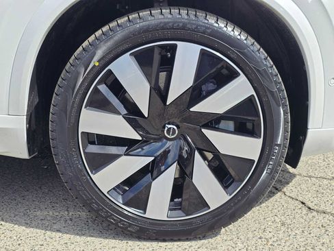 Certified 2023 Volvo XC90 T8 Ultimate AWD/4WD image 10