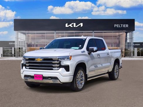 Used 2024 Chevrolet Silverado 1500 High Country w/ High Country Premium Package AWD/4WD image 3