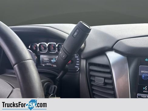 Used 2015 Chevrolet Suburban LT image 24