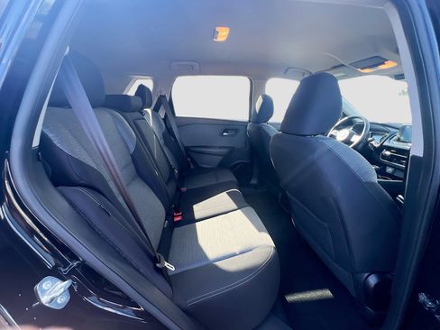 Used 2023 Nissan Rogue SV image 28