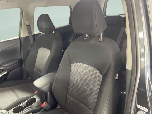 Used 2025 Kia Soul LX w/ LX Technology Package FWD image 13