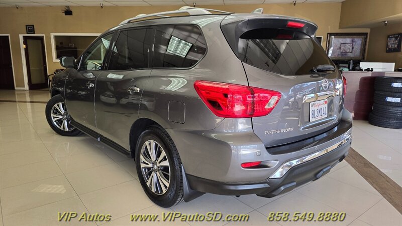 Used 2019 Nissan Pathfinder S FWD image 3