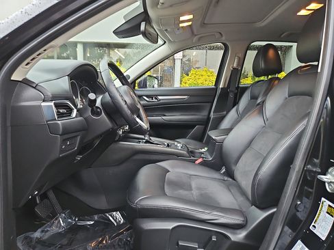 Used 2017 MAZDA CX-5 Touring w/ Preferred Equipment Package AWD/4WD image 11