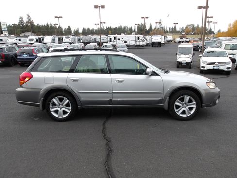Used 2005 Subaru Outback 3.0R Limited image 6