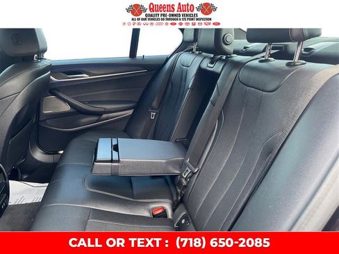 Used 2021 BMW 530i xDrive w/ Premium Package AWD/4WD image 11