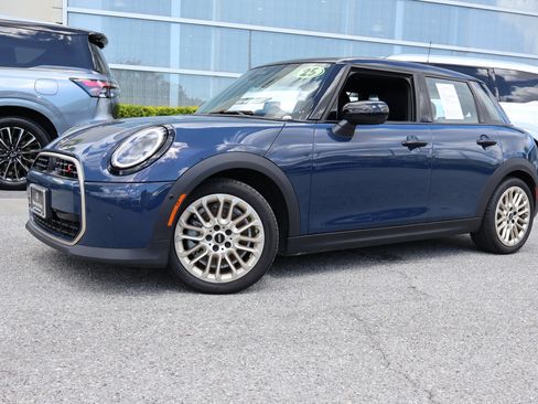 Used 2025 MINI Cooper S FWD image 1