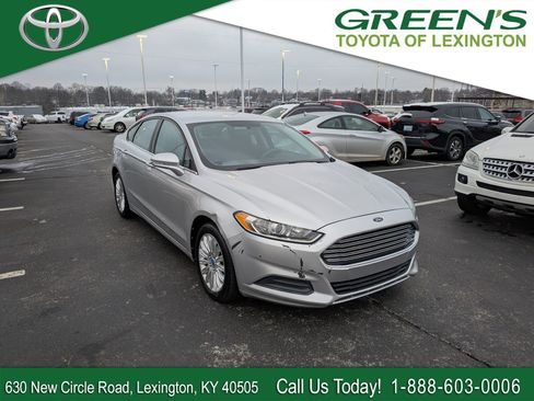 Used 2013 Ford Fusion SE image 1