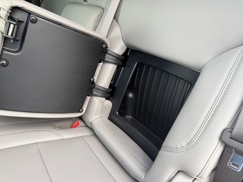 New 2026 Chevrolet Silverado 1500 LTZ w/ Z71 Off-Road Package image 17