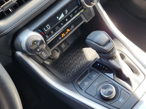 Certified 2025 Toyota RAV4 XLE AWD/4WD image 16