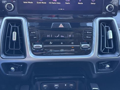 Used 2022 Kia Sorento EX w/ Panoramic Sunroof Package image 28