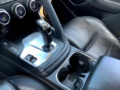 Used 2018 Jaguar E-PACE SE image 31