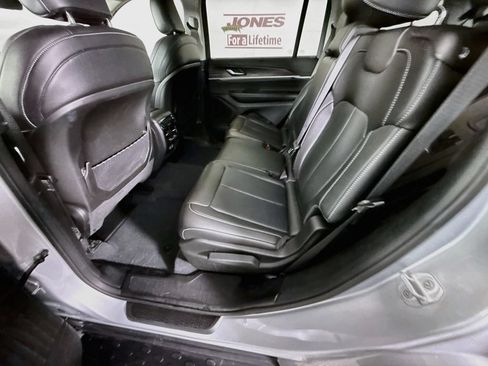 Used 2023 Jeep Grand Cherokee L Limited w/ Luxury Tech Group II AWD/4WD image 29