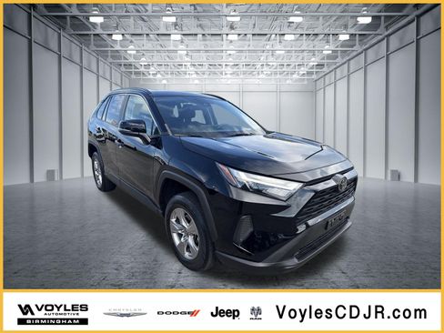 Used 2023 Toyota RAV4 XLE FWD image 1