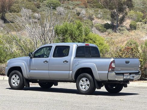 Used 2014 Toyota Tacoma PreRunner w/ SR5 Package RWD image 4