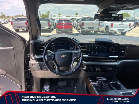 Used 2022 Chevrolet Silverado 1500 High Country w/ Z71 Off-Road Package AWD/4WD image 32