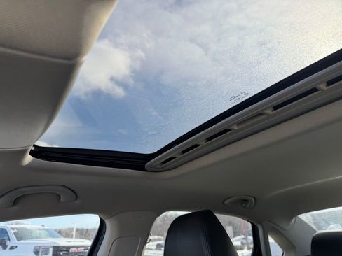 Used 2014 Volkswagen Passat TDI SEL Premium image 23