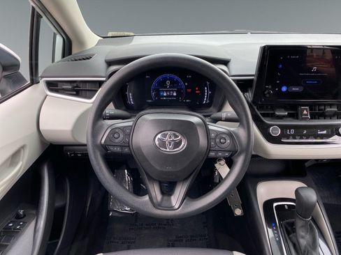 Used 2026 Toyota Corolla LE FWD image 12