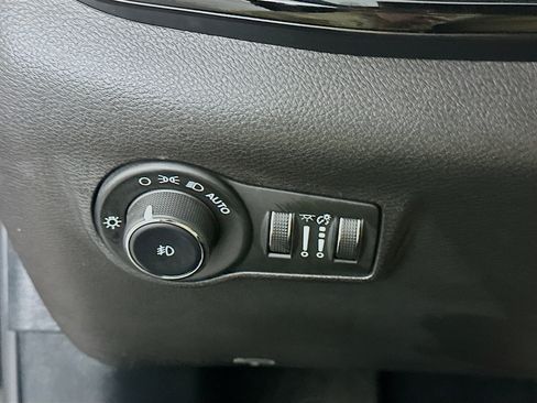 Used 2024 Jeep Compass Trailhawk AWD/4WD image 17