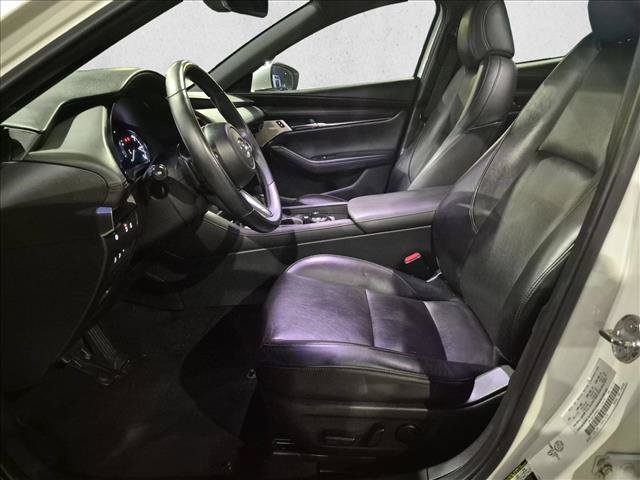 Used 2019 MAZDA MAZDA3 Hatchback w/ Preferred Package FWD image 16