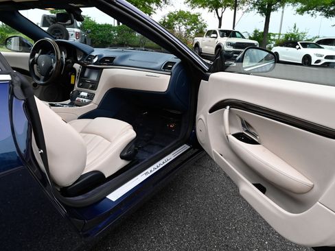 Used 2012 Maserati GranTurismo Convertible RWD image 39