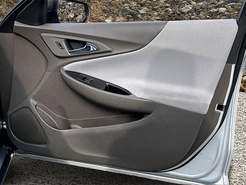 Used 2018 Chevrolet Malibu LS image 21