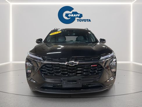 Used 2024 Chevrolet Trax RS w/ Sunroof Package FWD image 12